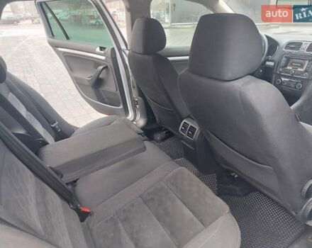 Серый Фольксваген Гольф, объемом двигателя 1.6 л и пробегом 267 тыс. км за 9400 $, фото 2 на Automoto.ua