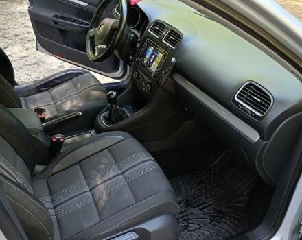 Серый Фольксваген Гольф, объемом двигателя 1.6 л и пробегом 233 тыс. км за 8800 $, фото 6 на Automoto.ua