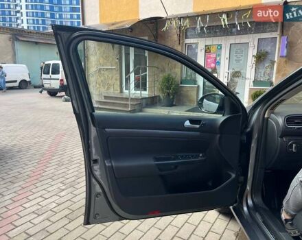 Серый Фольксваген Гольф, объемом двигателя 1.97 л и пробегом 300 тыс. км за 9200 $, фото 20 на Automoto.ua