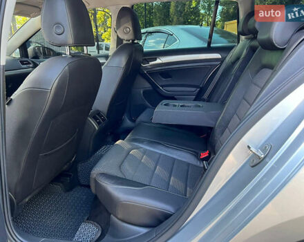 Серый Фольксваген Гольф, объемом двигателя 1.6 л и пробегом 263 тыс. км за 9200 $, фото 11 на Automoto.ua