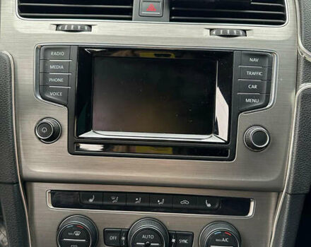 Серый Фольксваген Гольф, объемом двигателя 1.6 л и пробегом 290 тыс. км за 9800 $, фото 9 на Automoto.ua