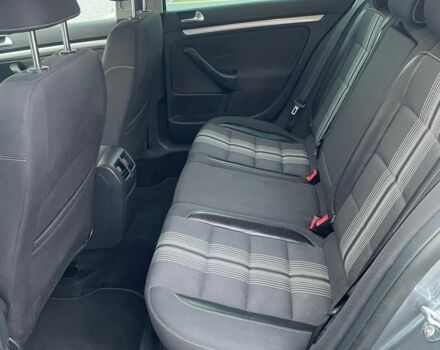 Серый Фольксваген Гольф, объемом двигателя 2 л и пробегом 214 тыс. км за 10400 $, фото 7 на Automoto.ua