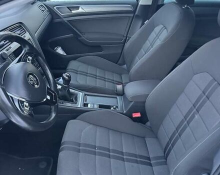 Серый Фольксваген Гольф, объемом двигателя 1.6 л и пробегом 217 тыс. км за 8600 $, фото 5 на Automoto.ua