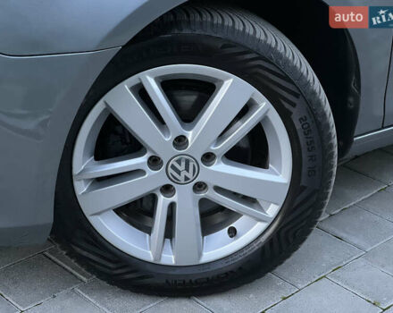 Серый Фольксваген Гольф, объемом двигателя 1.6 л и пробегом 240 тыс. км за 8750 $, фото 13 на Automoto.ua