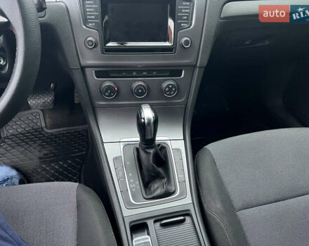 Серый Фольксваген Гольф, объемом двигателя 1.6 л и пробегом 242 тыс. км за 10900 $, фото 10 на Automoto.ua