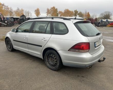 Серый Фольксваген Гольф, объемом двигателя 1.6 л и пробегом 392 тыс. км за 5000 $, фото 2 на Automoto.ua