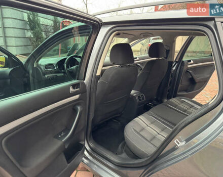 Сірий Фольксваген Гольф, об'ємом двигуна 1.97 л та пробігом 223 тис. км за 7950 $, фото 149 на Automoto.ua