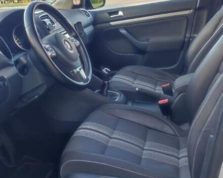 Серый Фольксваген Гольф, объемом двигателя 1.6 л и пробегом 277 тыс. км за 10000 $, фото 241 на Automoto.ua