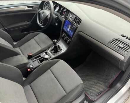 Серый Фольксваген Гольф, объемом двигателя 1.6 л и пробегом 250 тыс. км за 8700 $, фото 3 на Automoto.ua