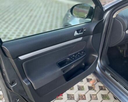 Серый Фольксваген Гольф, объемом двигателя 2 л и пробегом 214 тыс. км за 9700 $, фото 14 на Automoto.ua