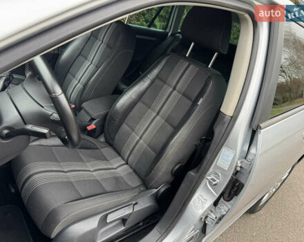 Серый Фольксваген Гольф, объемом двигателя 1.6 л и пробегом 221 тыс. км за 9450 $, фото 27 на Automoto.ua