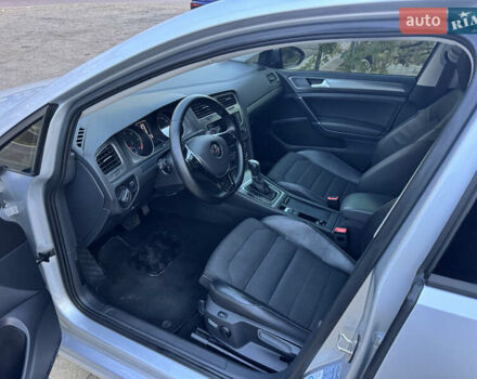 Серый Фольксваген Гольф, объемом двигателя 1.6 л и пробегом 267 тыс. км за 10300 $, фото 15 на Automoto.ua