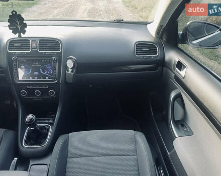 Серый Фольксваген Гольф, объемом двигателя 1.6 л и пробегом 209 тыс. км за 9900 $, фото 25 на Automoto.ua