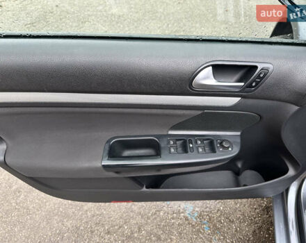 Серый Фольксваген Гольф, объемом двигателя 1.97 л и пробегом 212 тыс. км за 9800 $, фото 13 на Automoto.ua