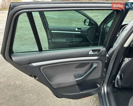 Серый Фольксваген Гольф, объемом двигателя 1.97 л и пробегом 212 тыс. км за 9800 $, фото 18 на Automoto.ua