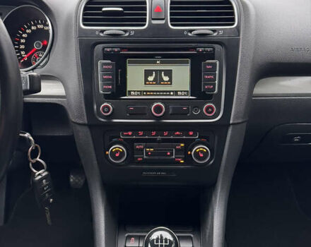 Серый Фольксваген Гольф, объемом двигателя 1.6 л и пробегом 221 тыс. км за 9450 $, фото 34 на Automoto.ua