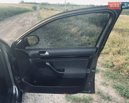 Серый Фольксваген Гольф, объемом двигателя 1.6 л и пробегом 209 тыс. км за 9900 $, фото 16 на Automoto.ua