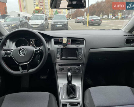 Серый Фольксваген Гольф, объемом двигателя 1.6 л и пробегом 242 тыс. км за 10900 $, фото 9 на Automoto.ua