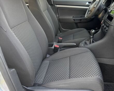 Серый Фольксваген Гольф, объемом двигателя 1.2 л и пробегом 119 тыс. км за 8300 $, фото 17 на Automoto.ua