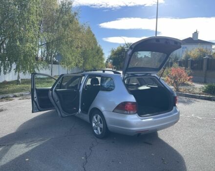 Серый Фольксваген Гольф, объемом двигателя 1.6 л и пробегом 328 тыс. км за 7500 $, фото 4 на Automoto.ua