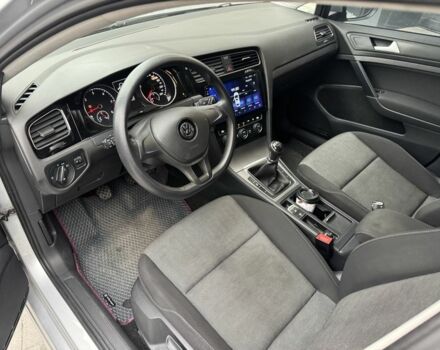 Серый Фольксваген Гольф, объемом двигателя 1.6 л и пробегом 250 тыс. км за 8700 $, фото 5 на Automoto.ua