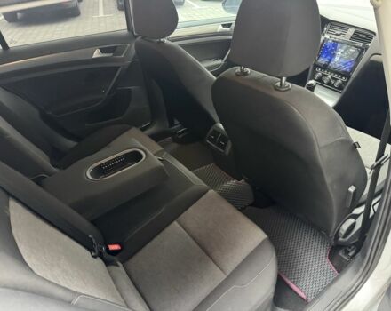 Серый Фольксваген Гольф, объемом двигателя 1.6 л и пробегом 250 тыс. км за 8700 $, фото 4 на Automoto.ua