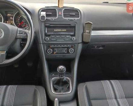 Серый Фольксваген Гольф, объемом двигателя 1.6 л и пробегом 277 тыс. км за 10000 $, фото 31 на Automoto.ua