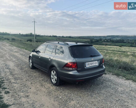 Серый Фольксваген Гольф, объемом двигателя 1.6 л и пробегом 209 тыс. км за 9900 $, фото 4 на Automoto.ua