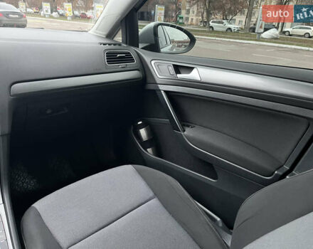 Серый Фольксваген Гольф, объемом двигателя 1.6 л и пробегом 242 тыс. км за 10900 $, фото 12 на Automoto.ua