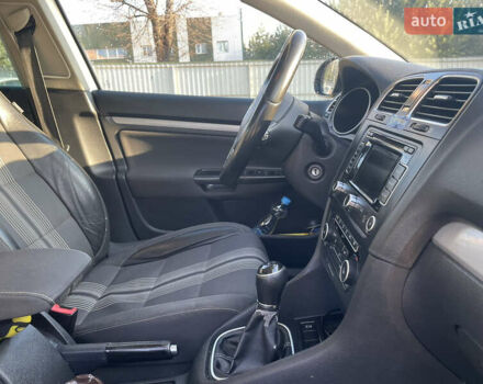 Серый Фольксваген Гольф, объемом двигателя 1.6 л и пробегом 330 тыс. км за 7200 $, фото 30 на Automoto.ua