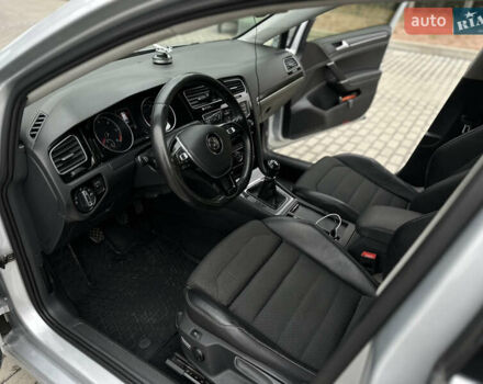 Серый Фольксваген Гольф, объемом двигателя 1.6 л и пробегом 300 тыс. км за 11800 $, фото 10 на Automoto.ua