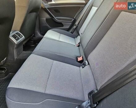 Серый Фольксваген Гольф, объемом двигателя 1.6 л и пробегом 262 тыс. км за 8800 $, фото 61 на Automoto.ua