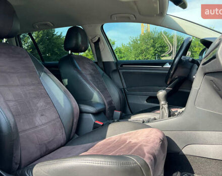 Серый Фольксваген Гольф, объемом двигателя 1.6 л и пробегом 319 тыс. км за 11300 $, фото 18 на Automoto.ua