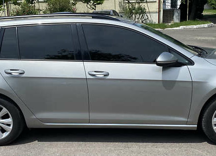 Серый Фольксваген Гольф, объемом двигателя 1.6 л и пробегом 261 тыс. км за 10500 $, фото 3 на Automoto.ua