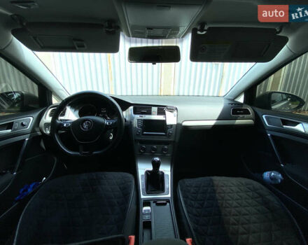 Серый Фольксваген Гольф, объемом двигателя 1.6 л и пробегом 261 тыс. км за 10500 $, фото 8 на Automoto.ua