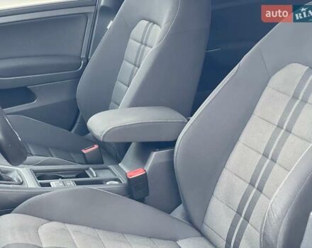 Серый Фольксваген Гольф, объемом двигателя 1.2 л и пробегом 140 тыс. км за 10490 $, фото 12 на Automoto.ua