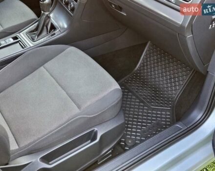 Серый Фольксваген Гольф, объемом двигателя 1.6 л и пробегом 262 тыс. км за 8800 $, фото 57 на Automoto.ua