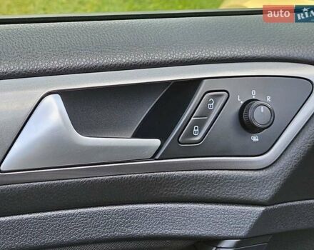 Серый Фольксваген Гольф, объемом двигателя 1.6 л и пробегом 262 тыс. км за 8800 $, фото 49 на Automoto.ua