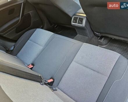 Серый Фольксваген Гольф, объемом двигателя 1.6 л и пробегом 262 тыс. км за 8800 $, фото 63 на Automoto.ua