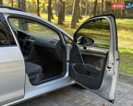 Серый Фольксваген Гольф, объемом двигателя 1.6 л и пробегом 232 тыс. км за 10000 $, фото 35 на Automoto.ua