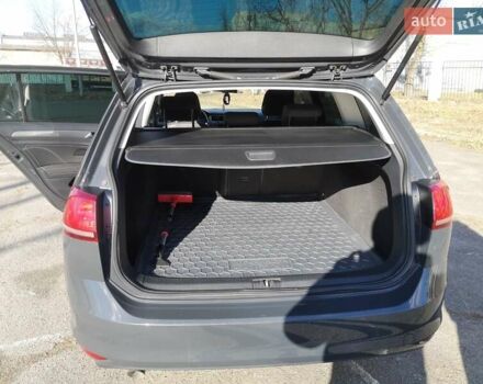 Серый Фольксваген Гольф, объемом двигателя 1.6 л и пробегом 290 тыс. км за 10000 $, фото 9 на Automoto.ua