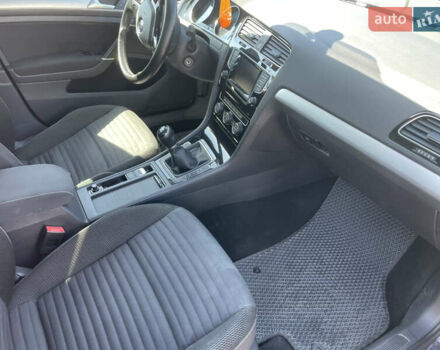 Серый Фольксваген Гольф, объемом двигателя 1.6 л и пробегом 150 тыс. км за 13999 $, фото 5 на Automoto.ua