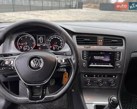 Серый Фольксваген Гольф, объемом двигателя 1.6 л и пробегом 297 тыс. км за 9500 $, фото 3 на Automoto.ua