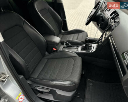 Серый Фольксваген Гольф, объемом двигателя 1.6 л и пробегом 300 тыс. км за 11800 $, фото 13 на Automoto.ua