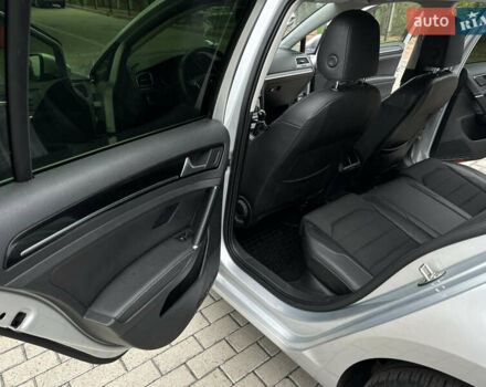 Серый Фольксваген Гольф, объемом двигателя 1.6 л и пробегом 300 тыс. км за 11800 $, фото 17 на Automoto.ua