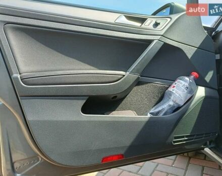 Серый Фольксваген Гольф, объемом двигателя 1.6 л и пробегом 240 тыс. км за 11600 $, фото 20 на Automoto.ua