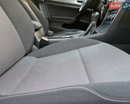 Серый Фольксваген Гольф, объемом двигателя 1.6 л и пробегом 262 тыс. км за 8800 $, фото 58 на Automoto.ua