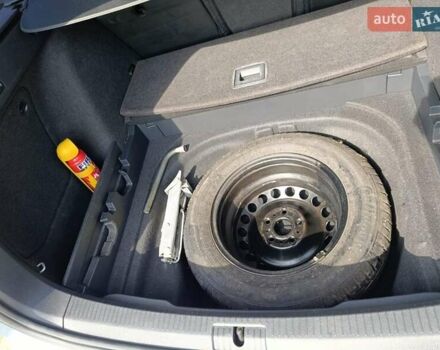 Серый Фольксваген Гольф, объемом двигателя 1.6 л и пробегом 262 тыс. км за 11000 $, фото 31 на Automoto.ua