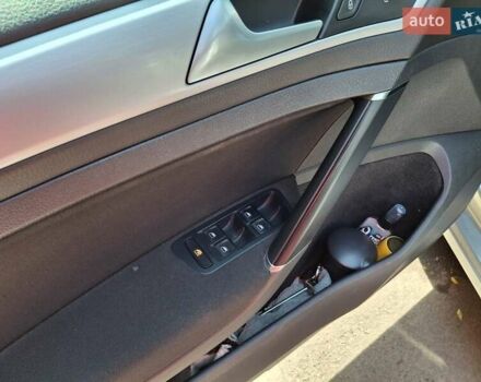 Серый Фольксваген Гольф, объемом двигателя 1.6 л и пробегом 250 тыс. км за 10600 $, фото 14 на Automoto.ua