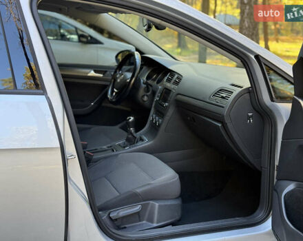 Серый Фольксваген Гольф, объемом двигателя 1.6 л и пробегом 230 тыс. км за 10500 $, фото 31 на Automoto.ua